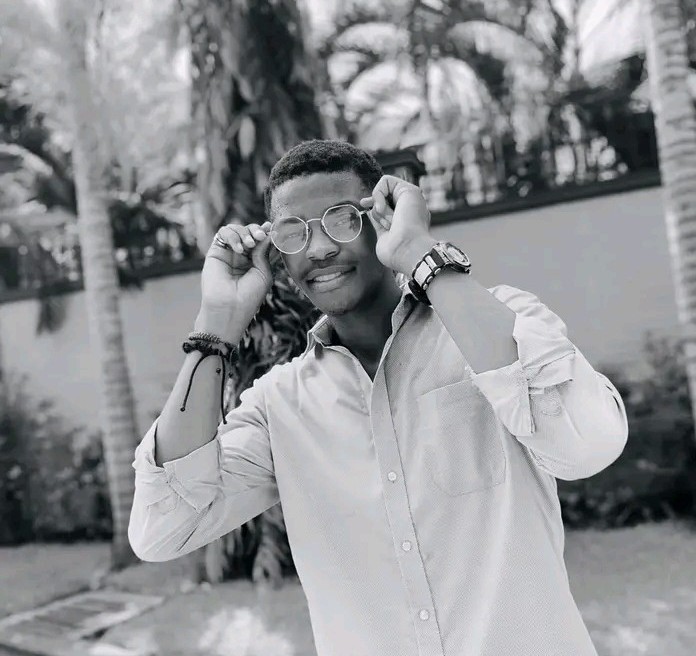 Portrait de Joseph NTIAMA, développeur Python et front-end